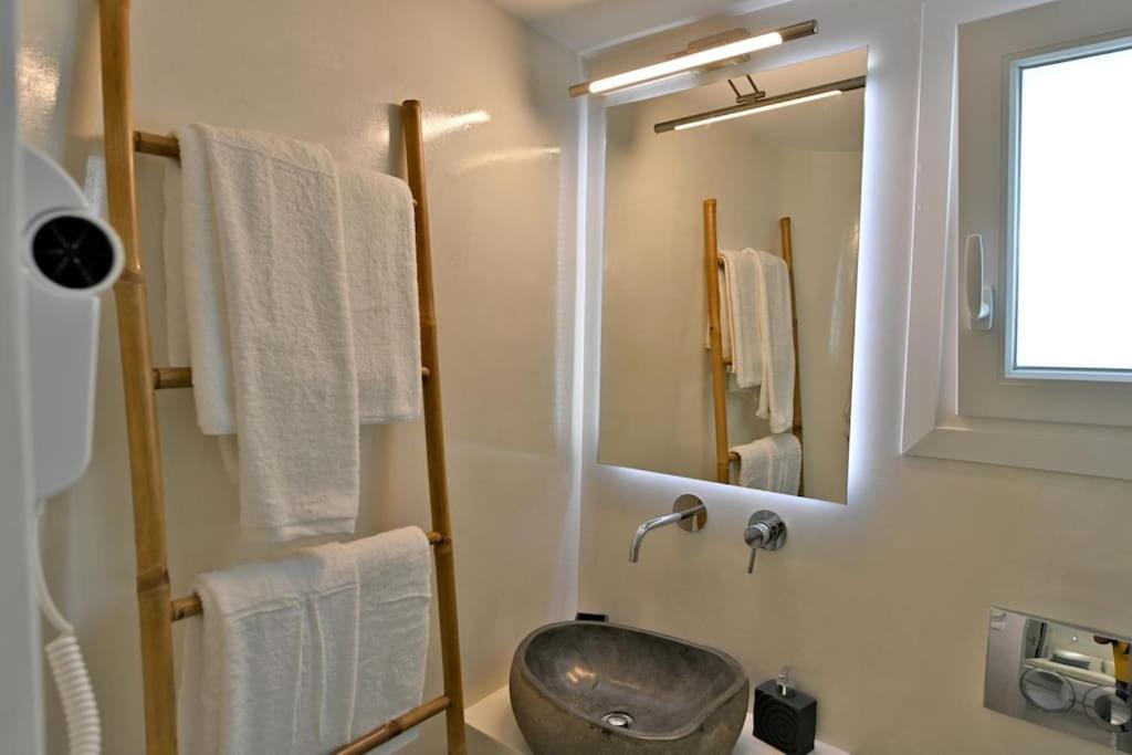 Kleri'S Apartments 2 Tinos Bagian luar foto